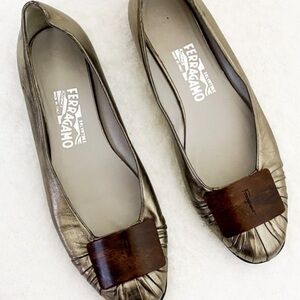 Salvatore Ferragamo Champagne Ballet Flats leather wood shimmer sz 7.5 classic